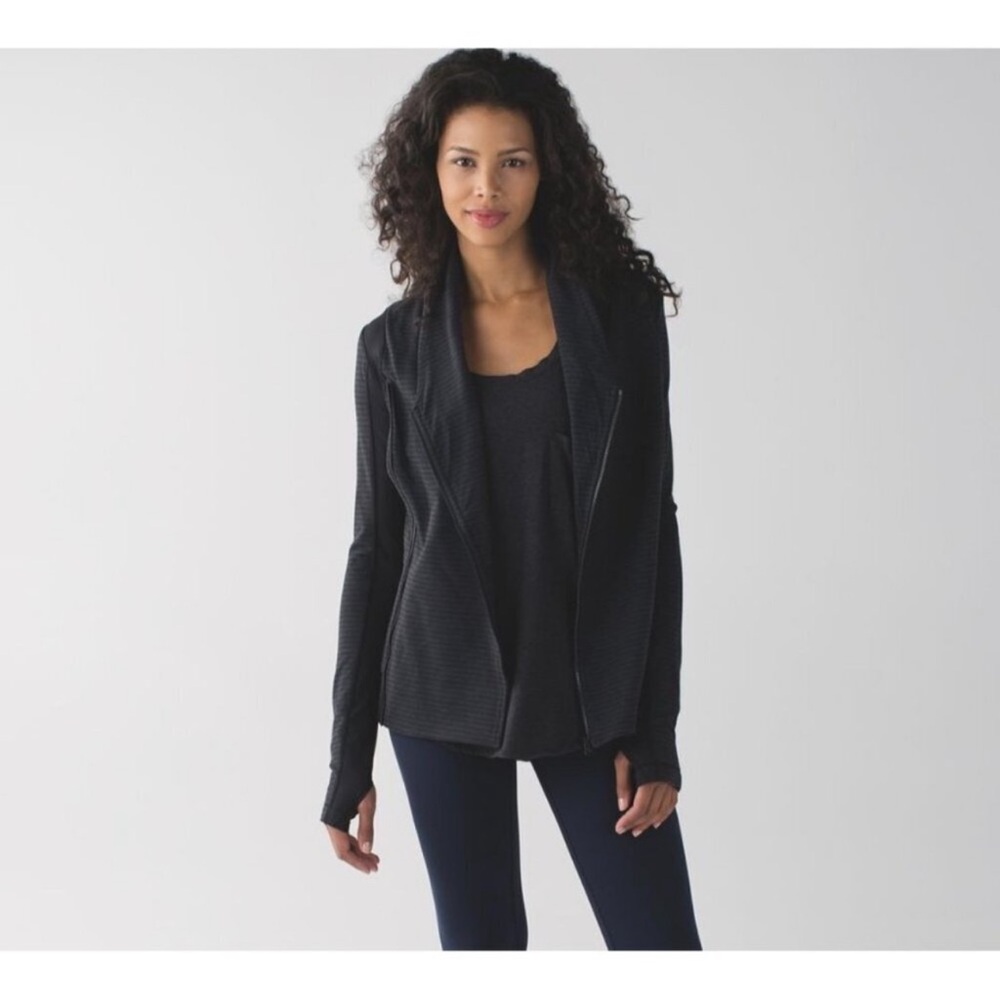 Lululemon bhakti yoga asymmetric zip jacket black 4
